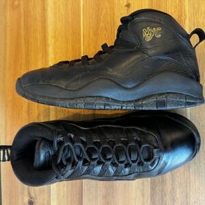Jordan 10 Retro NYC City Series Men 9 Black Gold Basketball‎ Sneakers Mid Top